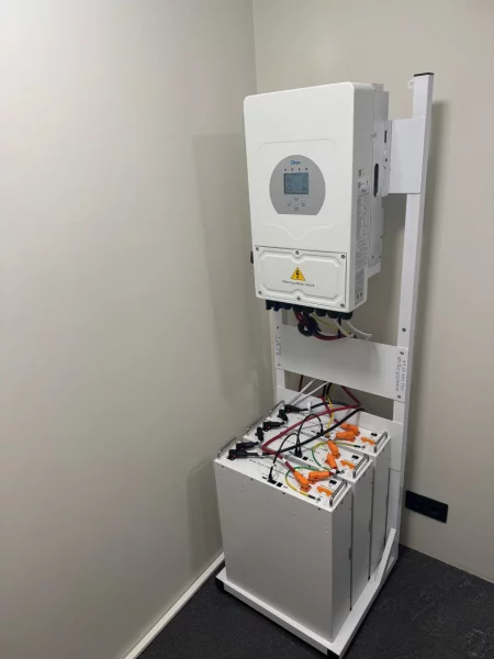 Стійка для інвертора та аккумулятора