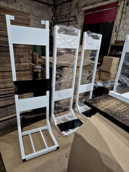 Стійка для інвертора та аккумулятора